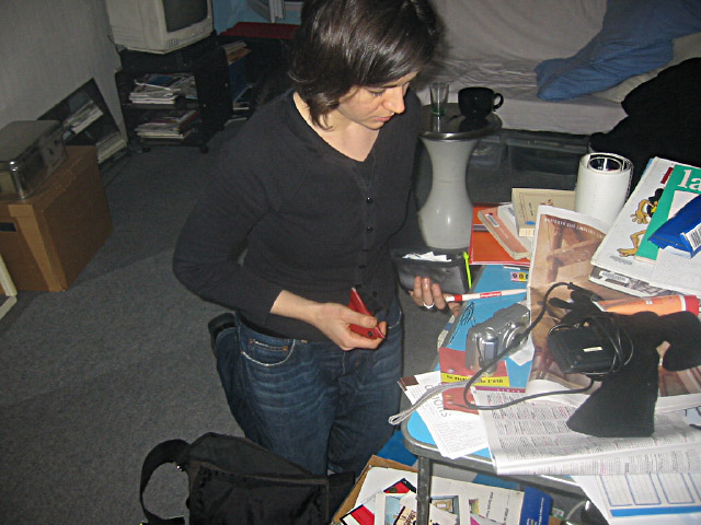 Sabine se prépare. Nous allons dormir chez moi