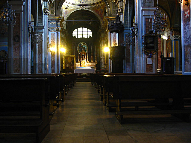 Nous visitons une église