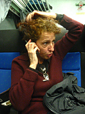 Nous prenons le train. Anne-Marie appalle Francesca pour la prévenir de notre arrivée