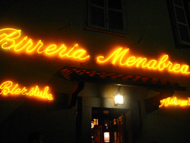 Nous allons dans un bar / restaurant