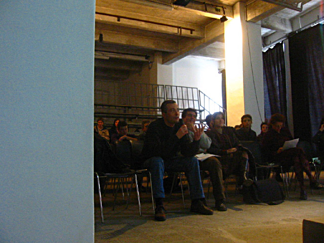 Le public pose des questions