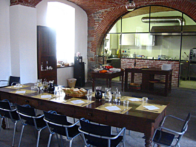 La table du déjeuner est dressée