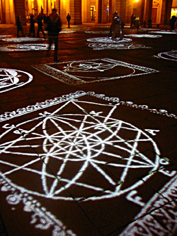 Une installation lumineuse