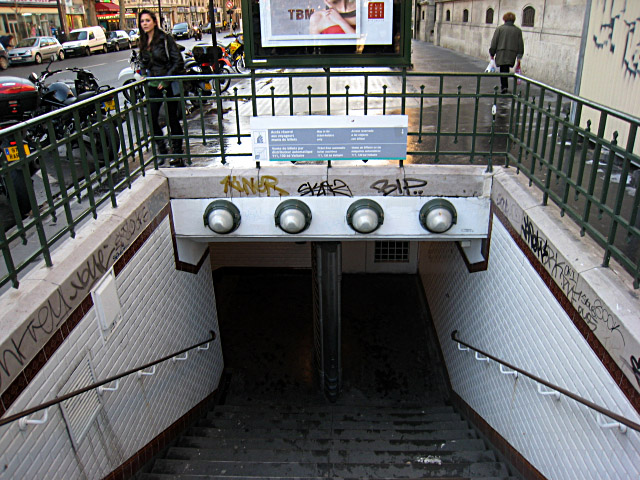 Nous prenons le métro