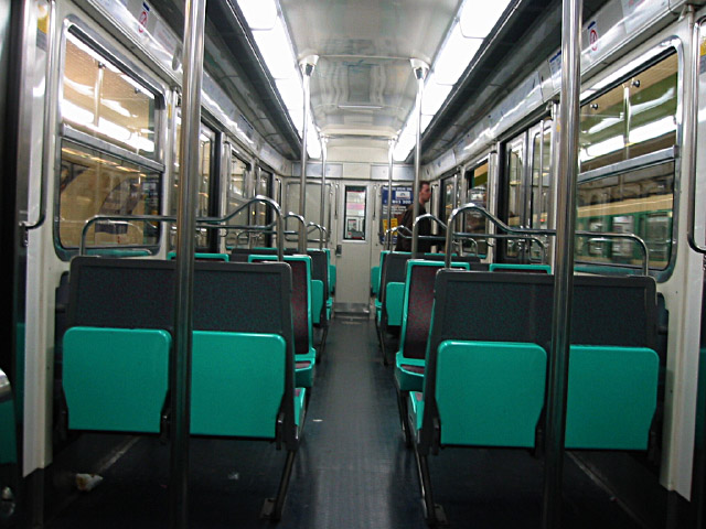 Nous prenons le métro