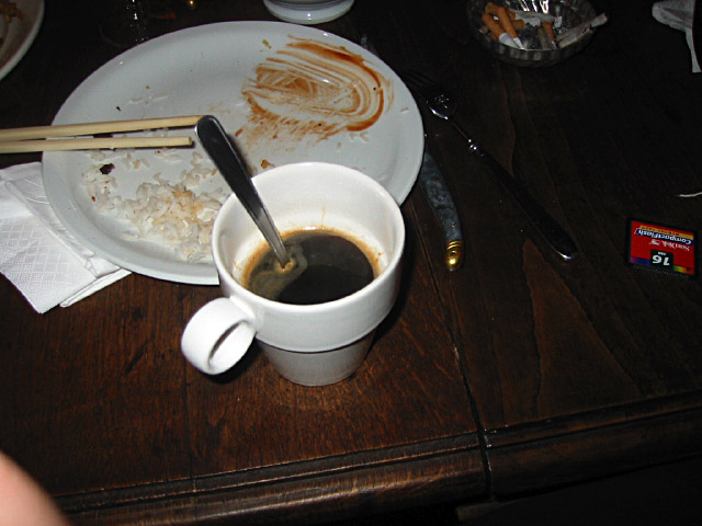 Je bois un café