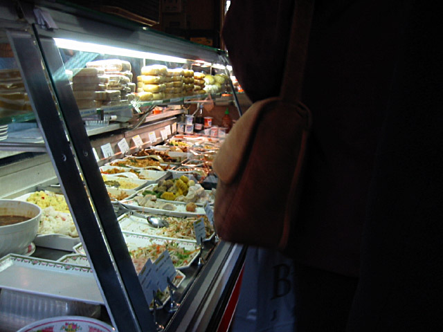 Je passe au traiteur chinois prendre à manger