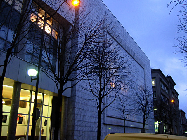 La façade en marbre de Starck