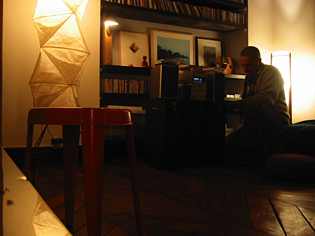 Christophe s'occupe de mettre de la musique