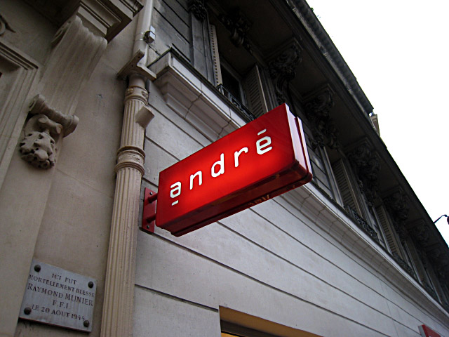 Je vais voir chez André. En vain