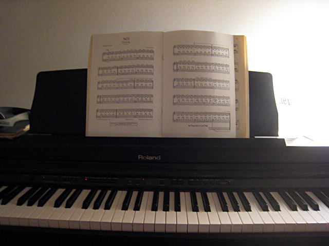 Je joue un peu de piano