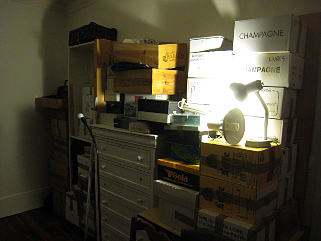 Nous stockons tout dans la chambre d'E B