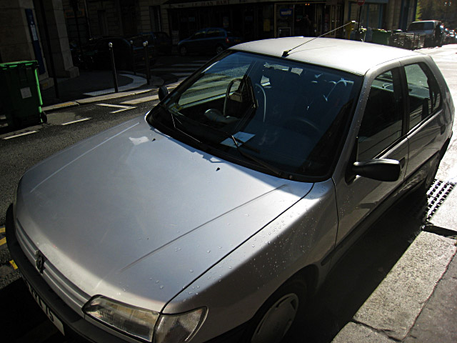 Nous prenons sa voiture