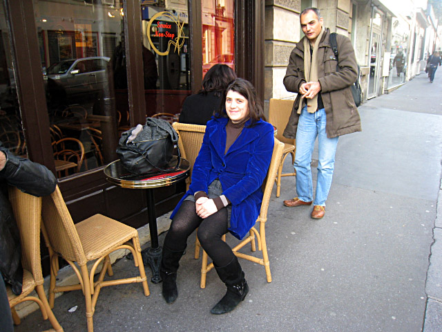 Je retrouve Aurore dans un bar