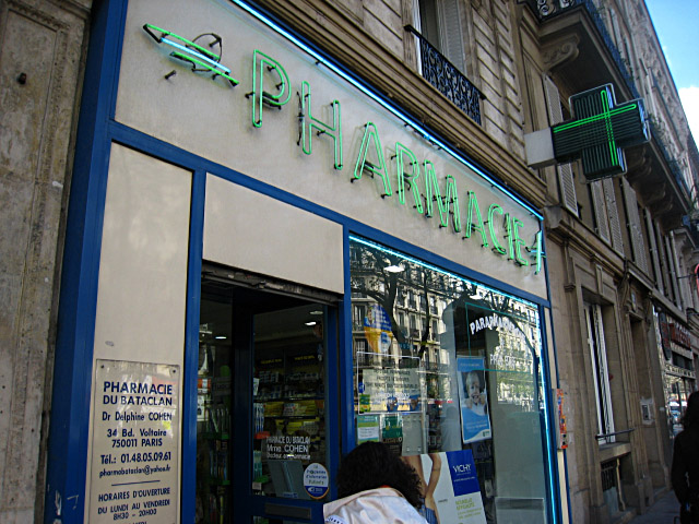 Je vais à la pharmacie