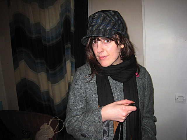 Marjolaine choisit une veste