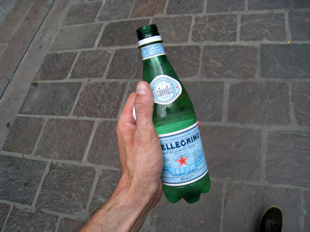 J'achète une bouteille d'eau