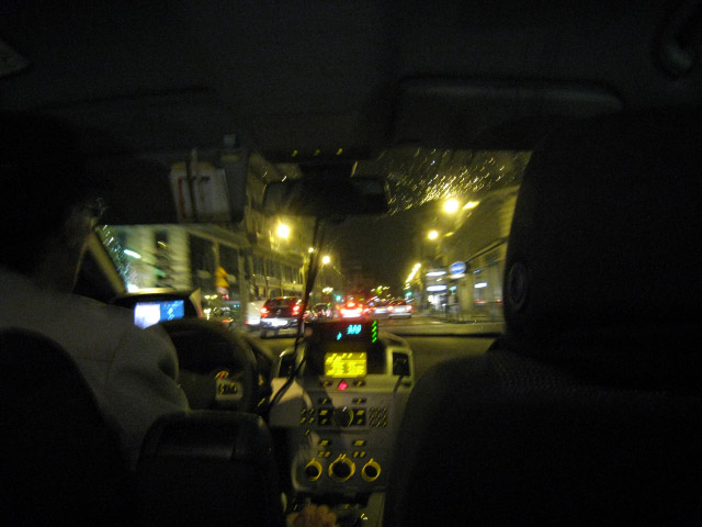 Nous prenons un taxi