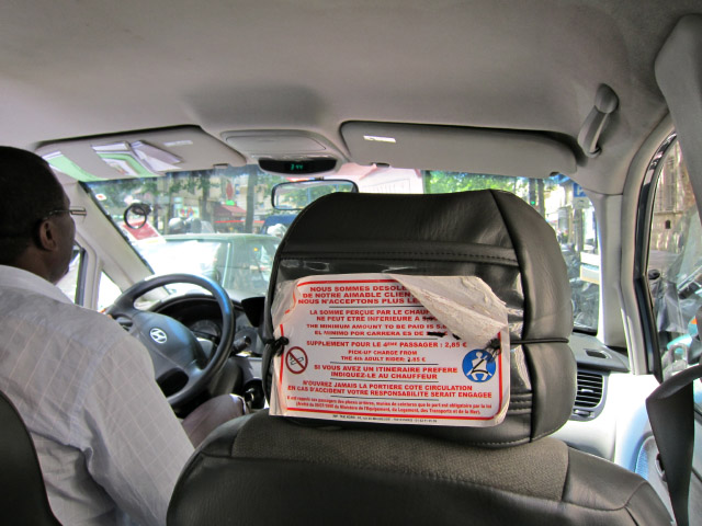 Je prends un taxi
