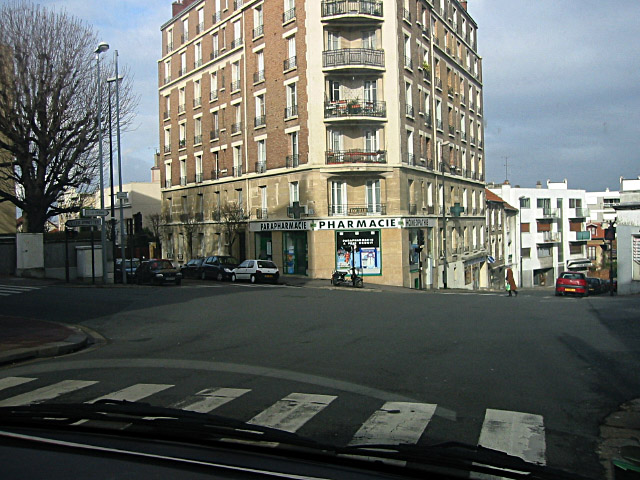 Nous roulons. Nous sommes désormais à Vanves