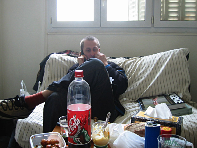 Nous allons chez moi manger
