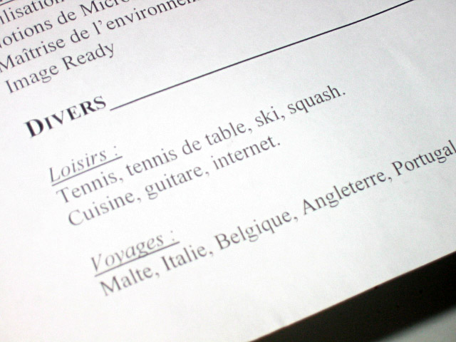 Je regarde son CV