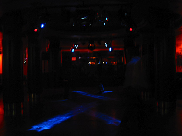 Nous allons au dancing de la coupole mais la soirée est terminée