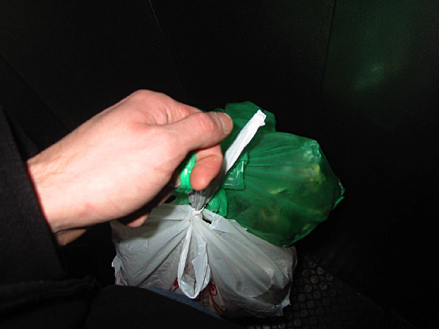 Je descends mes poubelles