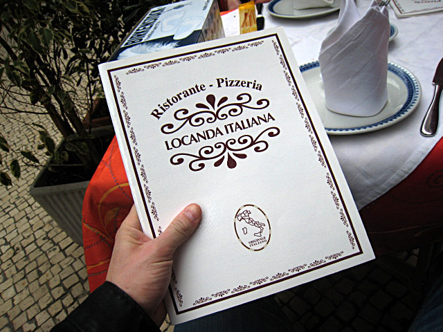 Nous nous arrêtons dans un restaurant italien