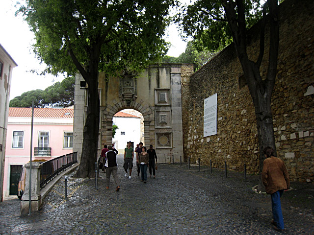 Nous approchons de l'entrée du chateau