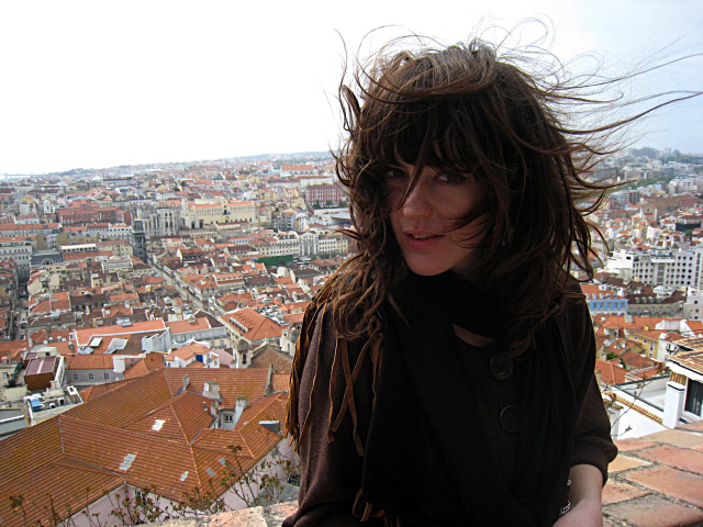 Marjolaine les cheveux au vent