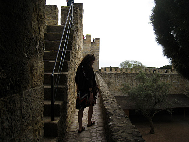 Nous montons sur les remparts
