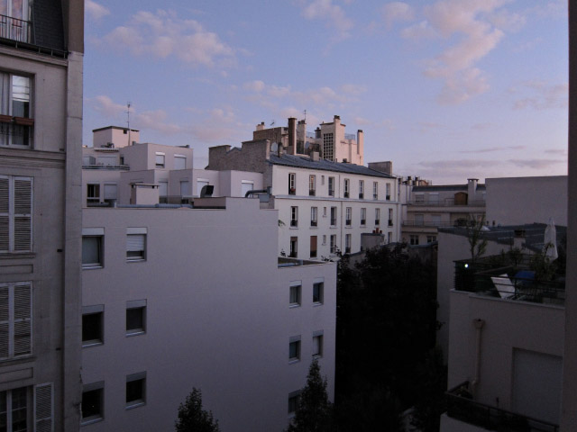 Il est 5h. Claire m'appelle et me réveille. Elle est tombée et est à l'hôpital