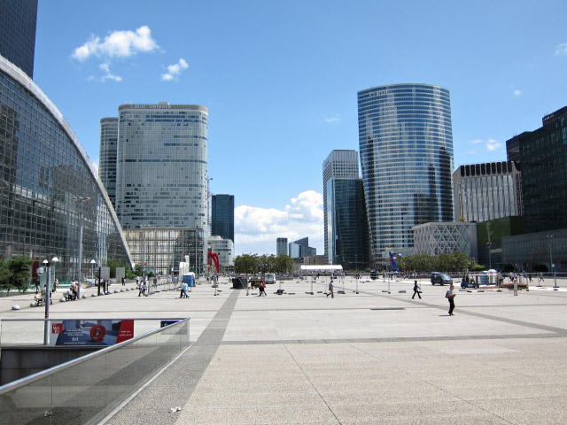 Le parvis de la Défense