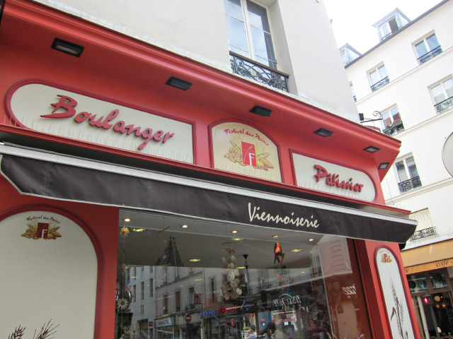 Je vais à la boulangerie
