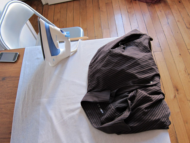 Je repasse ma chemise