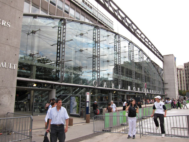 Je vais à la gare