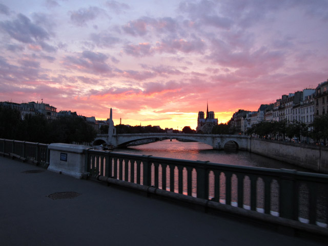 Je traverse la Seine