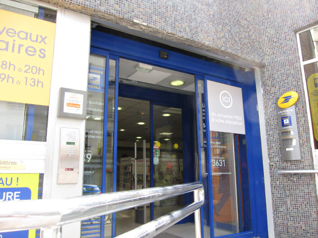Je vais à La poste