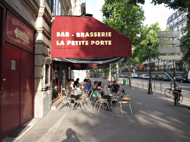 Je vais au bar la petite porte