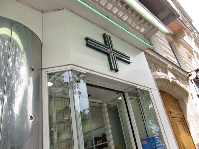 Je passe à la pharmacie