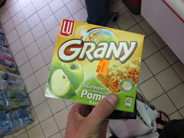 J'achète des barres céréales chez l'épicier