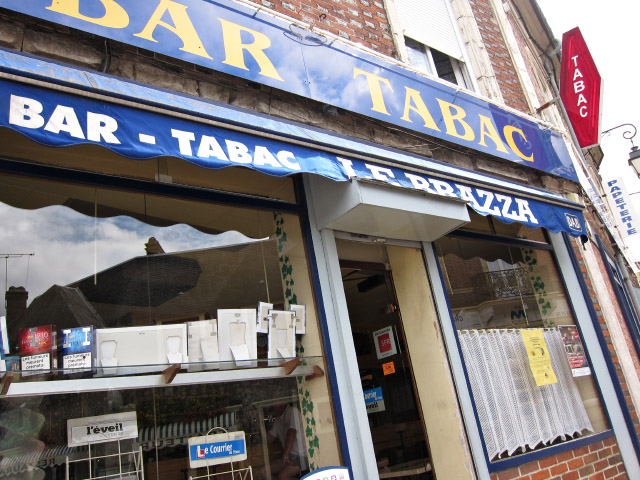 Je m'arrête à un bar-tabac