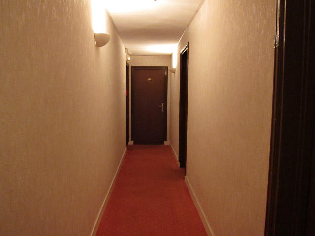 Il y a de la place. Je me dirige vers ma chambre