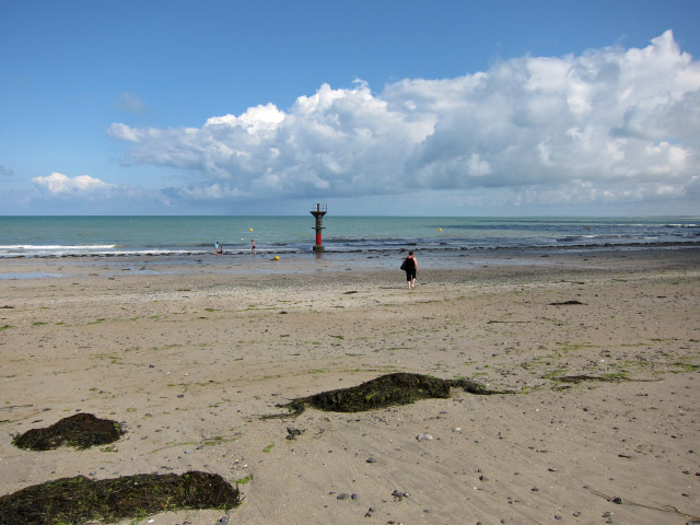 Je marche sur la plage
