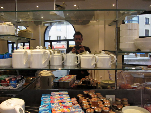 Je descends prendre mon petit-déjeuner