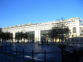 Nous sortons de la gare