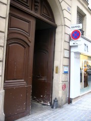 Je vais au bureau