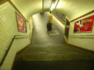 Nous partons et prenons le métro