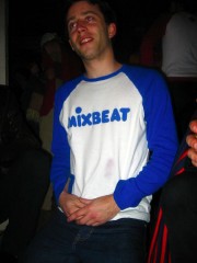 Pascal fait la promotion de Mixbeat